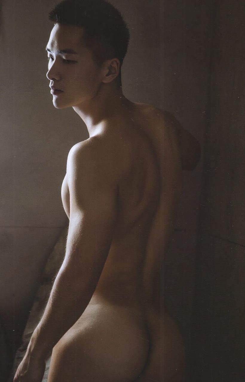 หนุ่มหล่อขึ้นปก 891