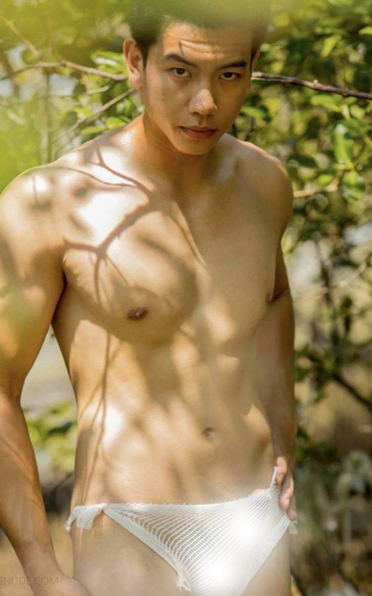 หนุ่มหล่อขึ้นปก 864.11