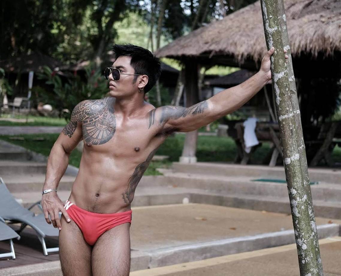 หนุ่มหล่อขึ้นปก 866.6