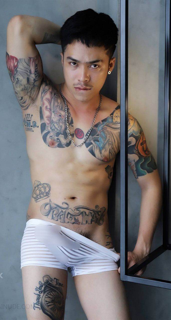 สักลายคงเจ็บจนชิน..แต่เวลาปลิ้นยังร้องลั่นดิ้นพล่าน