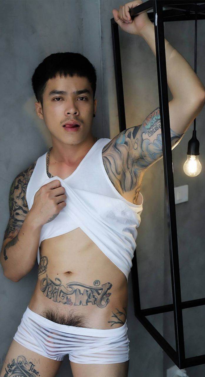 สักลายคงเจ็บจนชิน..แต่เวลาปลิ้นยังร้องลั่นดิ้นพล่าน
