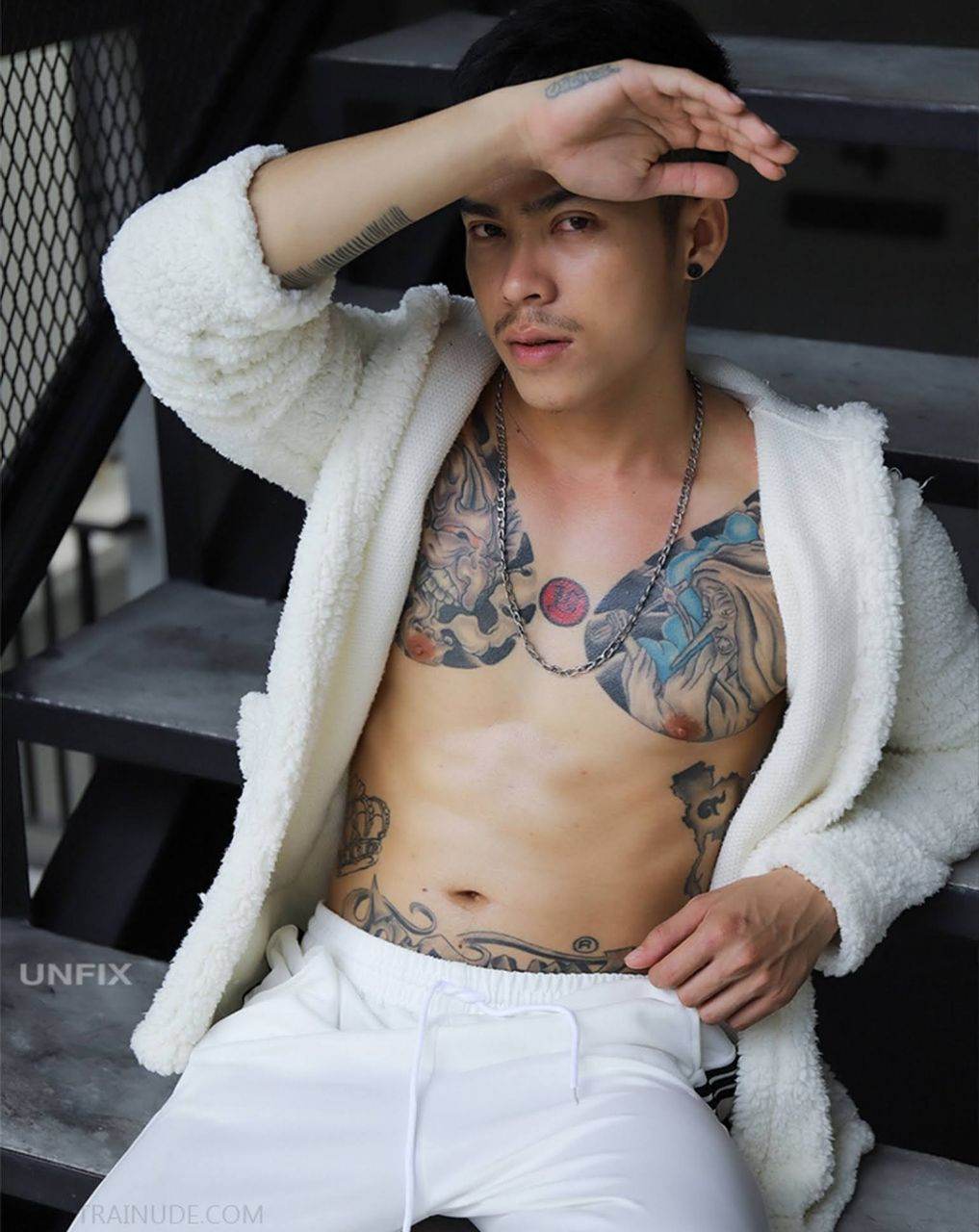 สักลายคงเจ็บจนชิน..แต่เวลาปลิ้นยังร้องลั่นดิ้นพล่าน