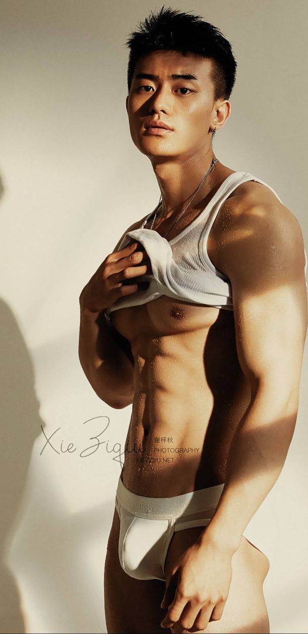 หล่อล่ำ ยังนอนระบมช้ำใน