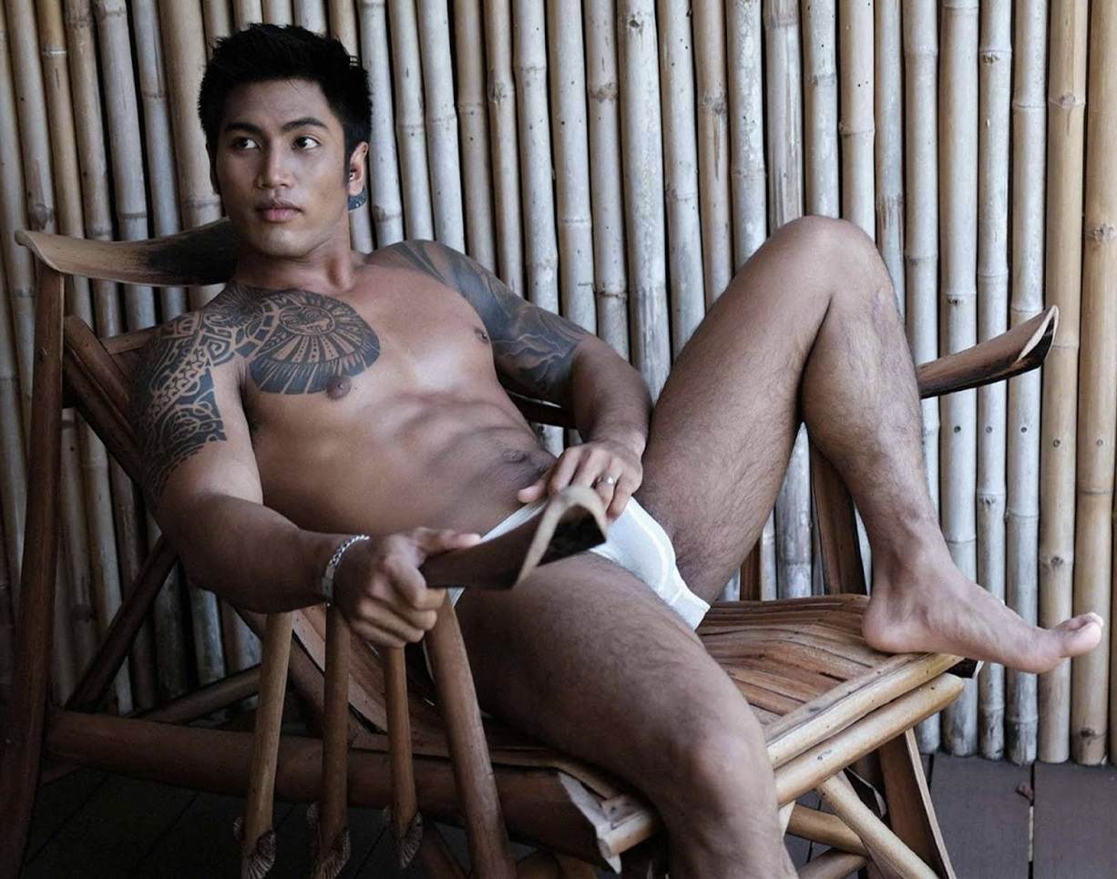 หนุ่มหล่อขึ้นปก 866.7