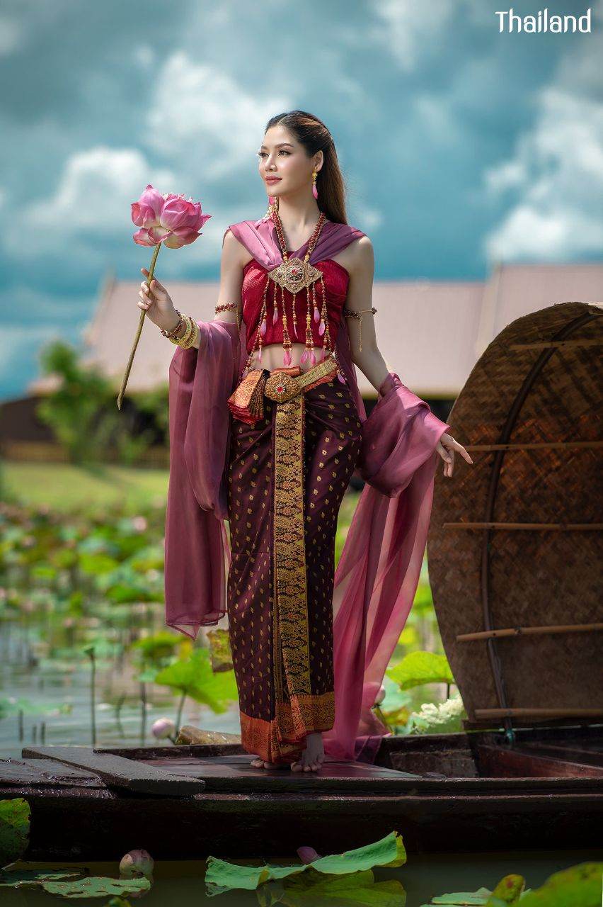 THAILAND 🇹🇭 | Thai traditional costume, ชุดไทย "นางประทุมวดี"