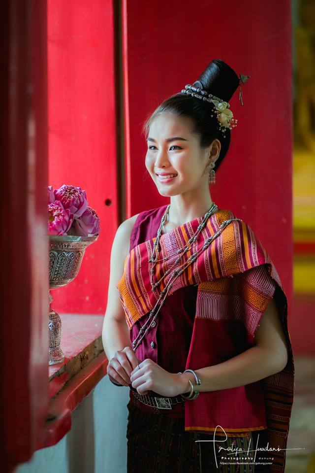Thailand ðđð | Isan traditional costume - āļāļļāļāļāļĩāļŠāļēāļāļāļąāļāļŦāļ§āļąāļāļĢāđāļāļĒāđāļāđāļ