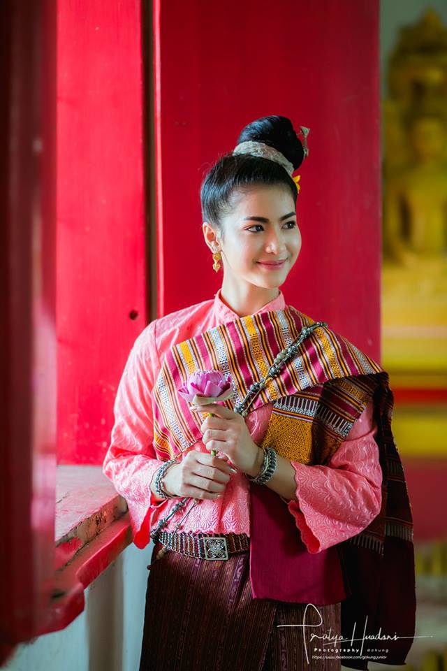 Thailand ðđð | Isan traditional costume - āļāļļāļāļāļĩāļŠāļēāļāļāļąāļāļŦāļ§āļąāļāļĢāđāļāļĒāđāļāđāļ