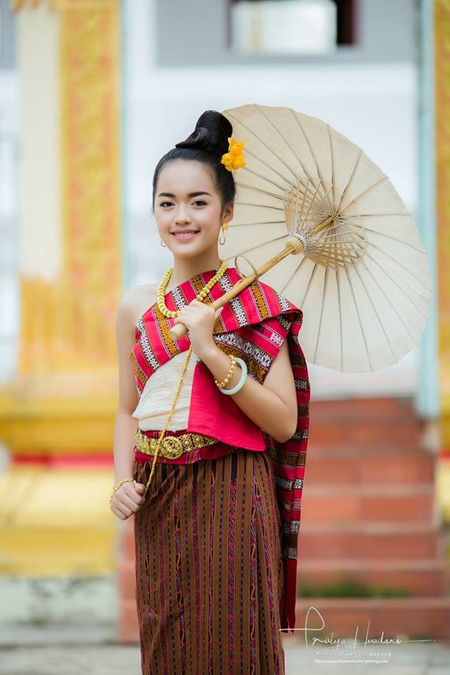 Thailand ðđð | Isan traditional costume - āļāļļāļāļāļĩāļŠāļēāļāļāļąāļāļŦāļ§āļąāļāļĢāđāļāļĒāđāļāđāļ