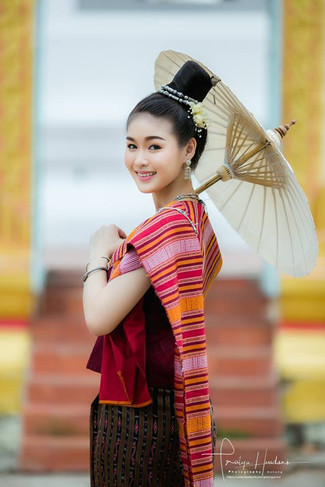 Thailand ðđð | Isan traditional costume - āļāļļāļāļāļĩāļŠāļēāļāļāļąāļāļŦāļ§āļąāļāļĢāđāļāļĒāđāļāđāļ
