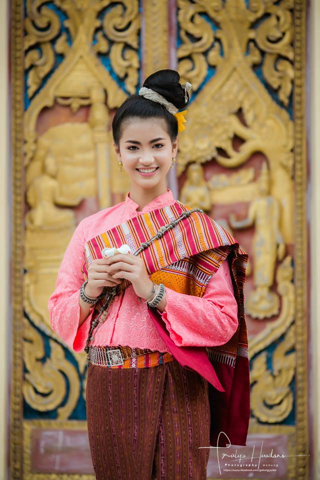 Thailand ðđð | Isan traditional costume - āļāļļāļāļāļĩāļŠāļēāļāļāļąāļāļŦāļ§āļąāļāļĢāđāļāļĒāđāļāđāļ