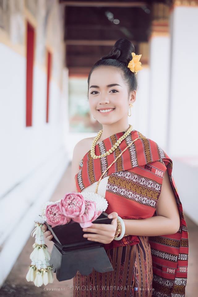 Thailand ðđð | Isan traditional costume - āļāļļāļāļāļĩāļŠāļēāļāļāļąāļāļŦāļ§āļąāļāļĢāđāļāļĒāđāļāđāļ
