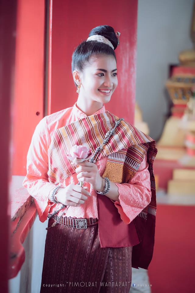 Thailand ðđð | Isan traditional costume - āļāļļāļāļāļĩāļŠāļēāļāļāļąāļāļŦāļ§āļąāļāļĢāđāļāļĒāđāļāđāļ