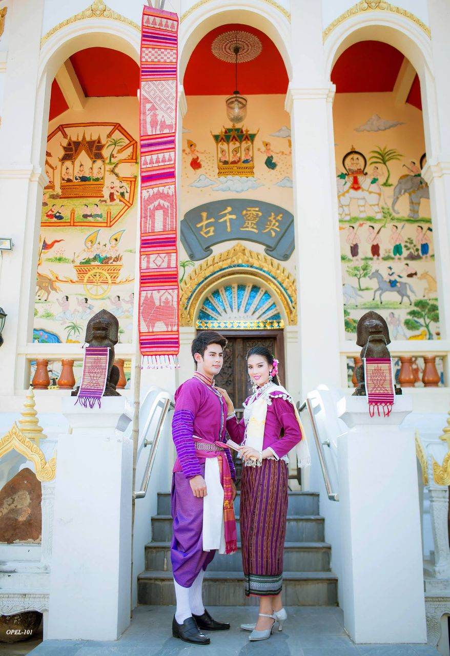 Thailand ðđð | Isan traditional costume - āļāļļāļāļāļĩāļŠāļēāļāļāļąāļāļŦāļ§āļąāļāļĢāđāļāļĒāđāļāđāļ