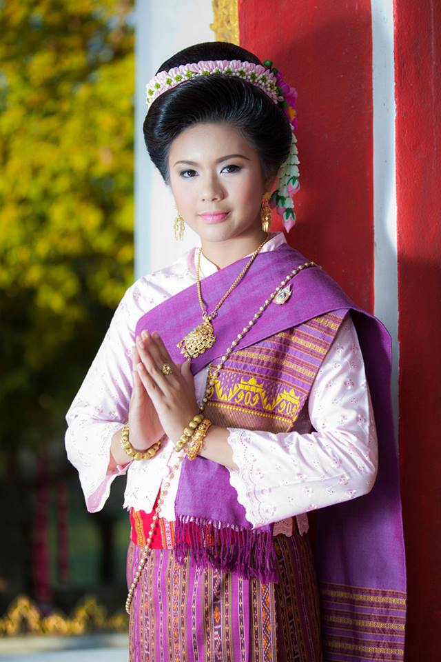 Thailand ðđð | Isan traditional costume - āļāļļāļāļāļĩāļŠāļēāļāļāļąāļāļŦāļ§āļąāļāļĢāđāļāļĒāđāļāđāļ