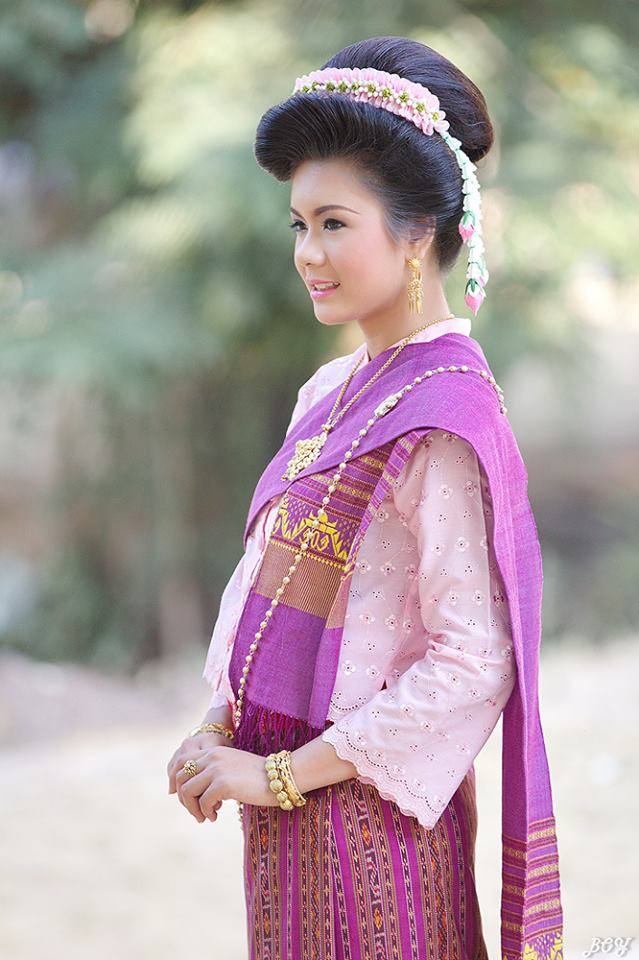 Thailand ðđð | Isan traditional costume - āļāļļāļāļāļĩāļŠāļēāļāļāļąāļāļŦāļ§āļąāļāļĢāđāļāļĒāđāļāđāļ