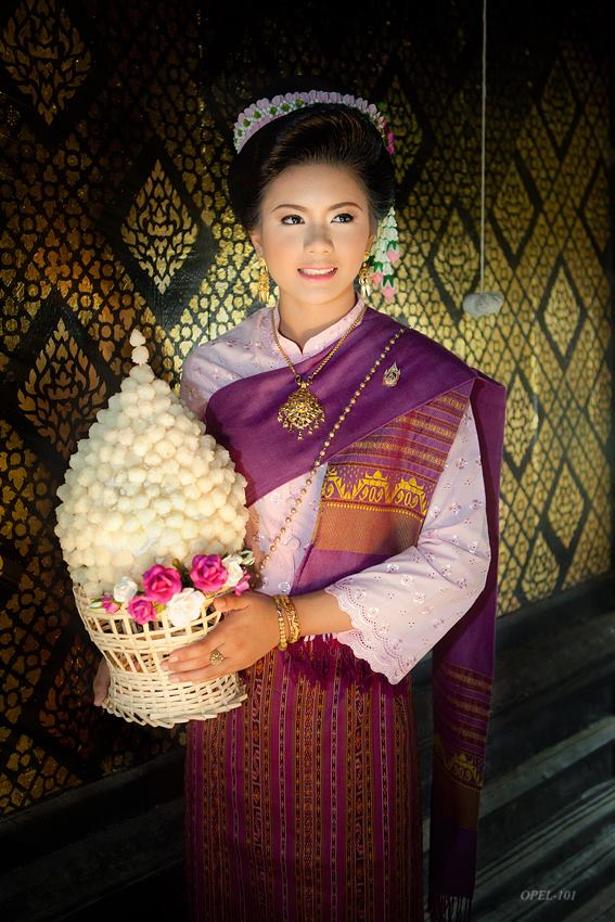 Thailand ðđð | Isan traditional costume - āļāļļāļāļāļĩāļŠāļēāļāļāļąāļāļŦāļ§āļąāļāļĢāđāļāļĒāđāļāđāļ