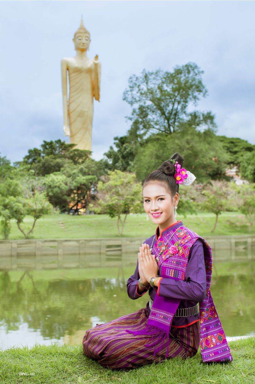 Thailand ðđð | Isan traditional costume - āļāļļāļāļāļĩāļŠāļēāļāļāļąāļāļŦāļ§āļąāļāļĢāđāļāļĒāđāļāđāļ