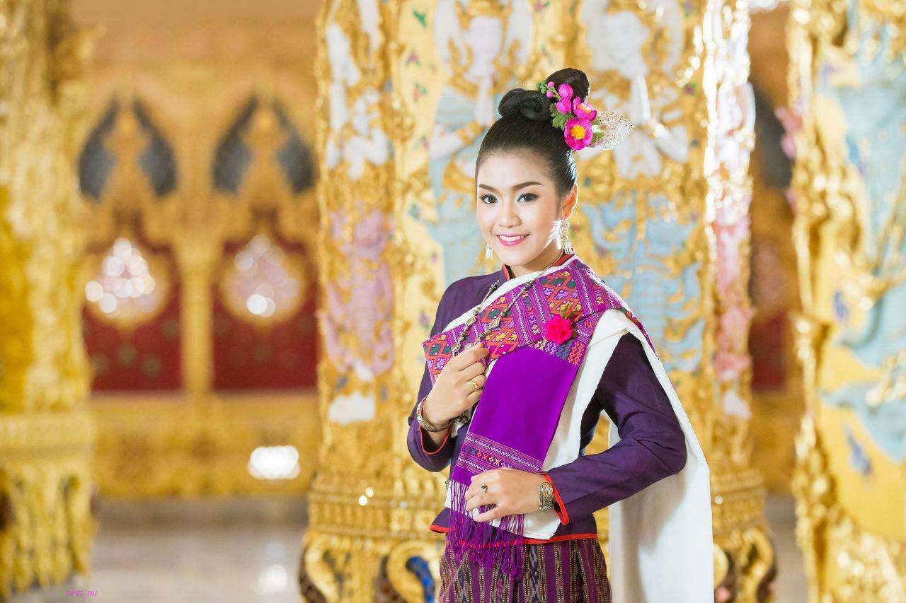 Thailand ðđð | Isan traditional costume - āļāļļāļāļāļĩāļŠāļēāļāļāļąāļāļŦāļ§āļąāļāļĢāđāļāļĒāđāļāđāļ