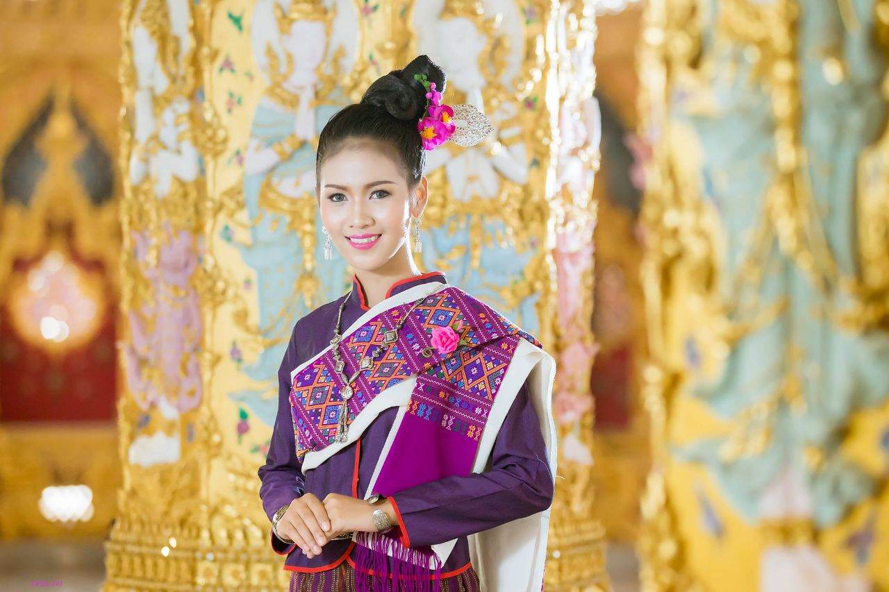 Thailand ðđð | Isan traditional costume - āļāļļāļāļāļĩāļŠāļēāļāļāļąāļāļŦāļ§āļąāļāļĢāđāļāļĒāđāļāđāļ