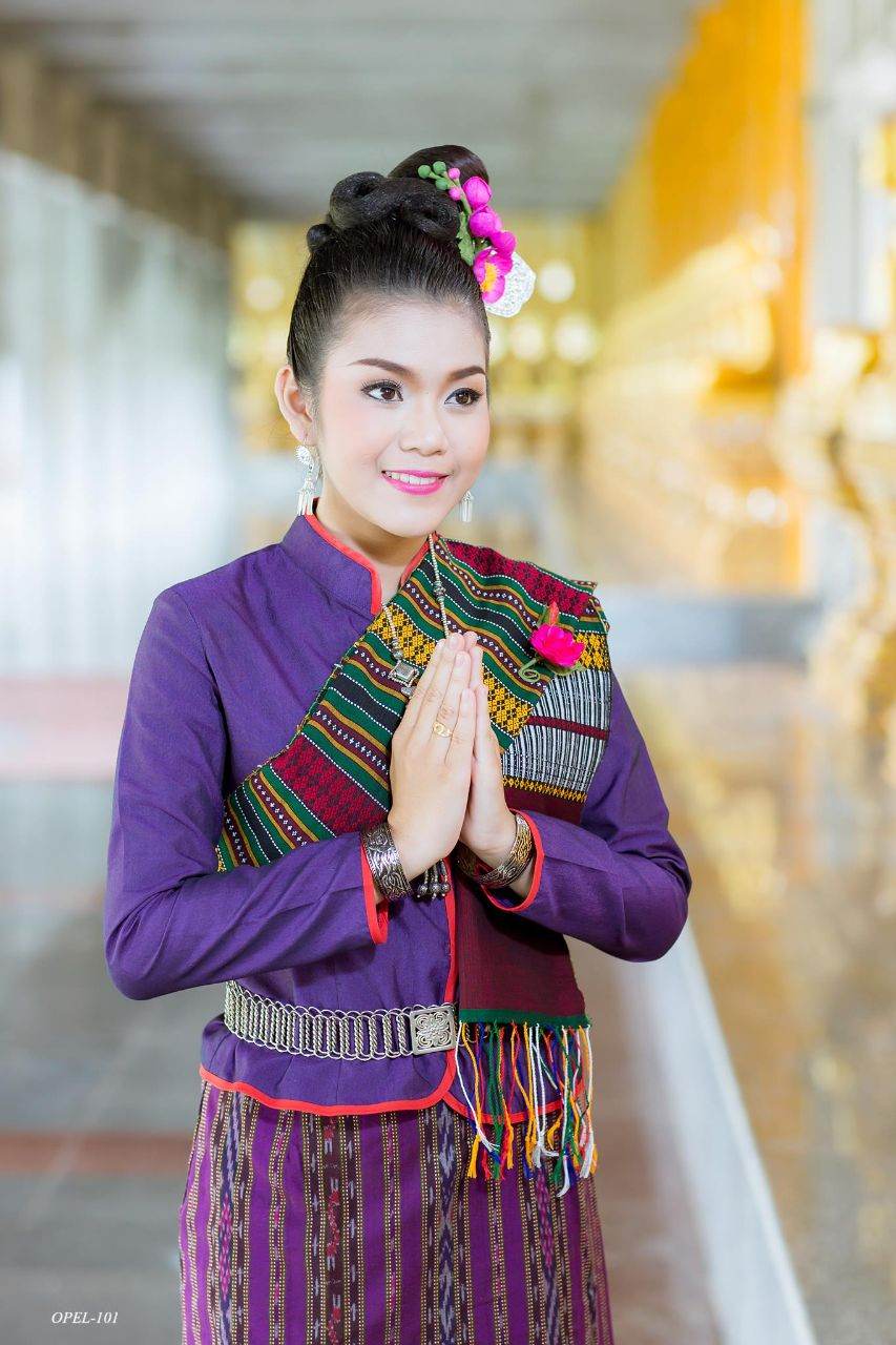 Thailand ðđð | Isan traditional costume - āļāļļāļāļāļĩāļŠāļēāļāļāļąāļāļŦāļ§āļąāļāļĢāđāļāļĒāđāļāđāļ