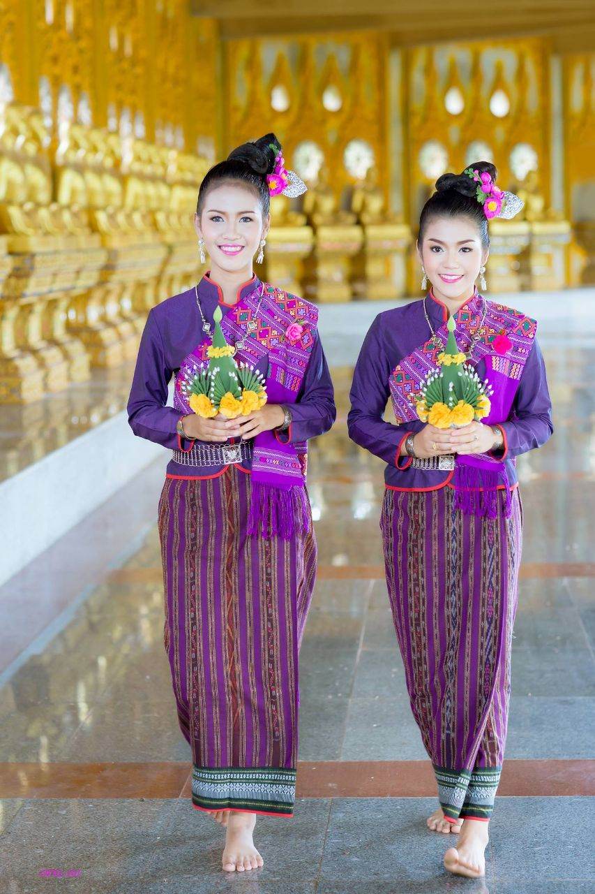 Thailand ðđð | Isan traditional costume - āļāļļāļāļāļĩāļŠāļēāļāļāļąāļāļŦāļ§āļąāļāļĢāđāļāļĒāđāļāđāļ