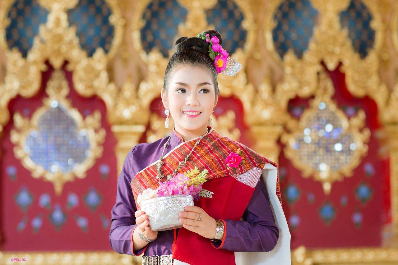 Thailand ðđð | Isan traditional costume - āļāļļāļāļāļĩāļŠāļēāļāļāļąāļāļŦāļ§āļąāļāļĢāđāļāļĒāđāļāđāļ