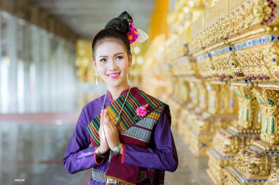 Thailand ðđð | Isan traditional costume - āļāļļāļāļāļĩāļŠāļēāļāļāļąāļāļŦāļ§āļąāļāļĢāđāļāļĒāđāļāđāļ