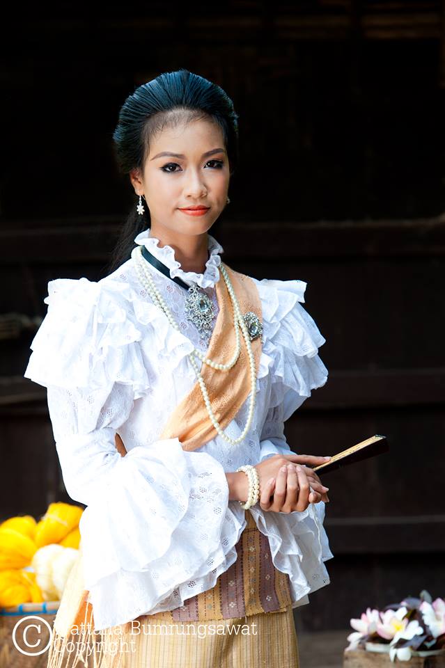 THAILAND 🇹🇭 | Isan traditional costume - ไหมสมเด็จ ไหมในดวงใจ