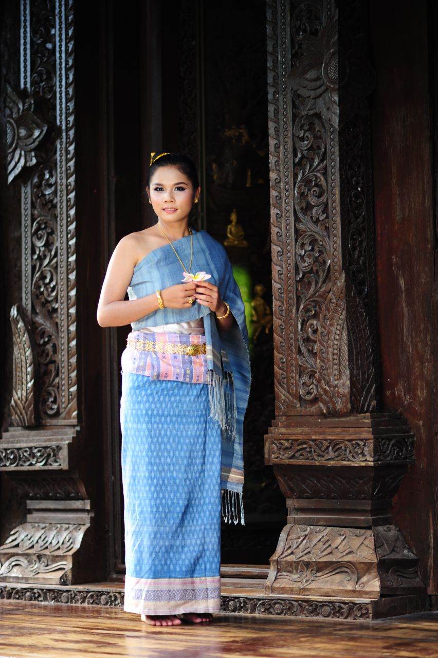 THAILAND 🇹🇭 | Isan traditional costume - ไหมสมเด็จ ไหมในดวงใจ