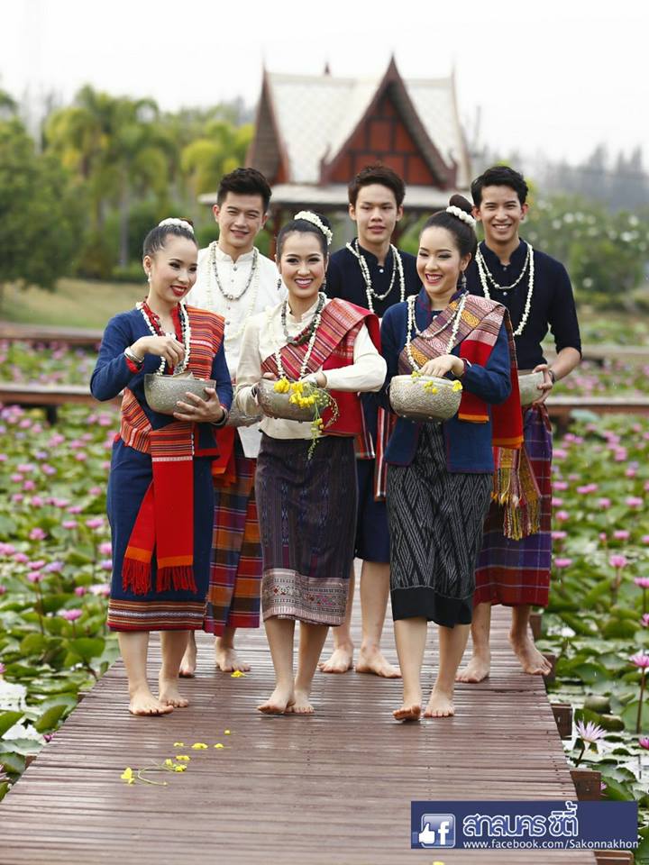 THAILAND 🇹🇭 | Isan traditional costume การแต่งกายภาคอีสาน