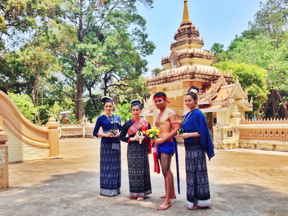 THAILAND 🇹🇭 | Isan traditional costume การแต่งกายภาคอีสาน