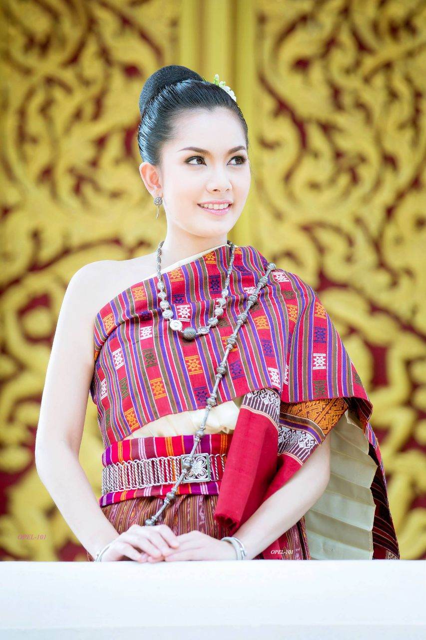 THAILAND 🇹🇭 | Isan traditional costume - การแต่งกายภาคอีสาน