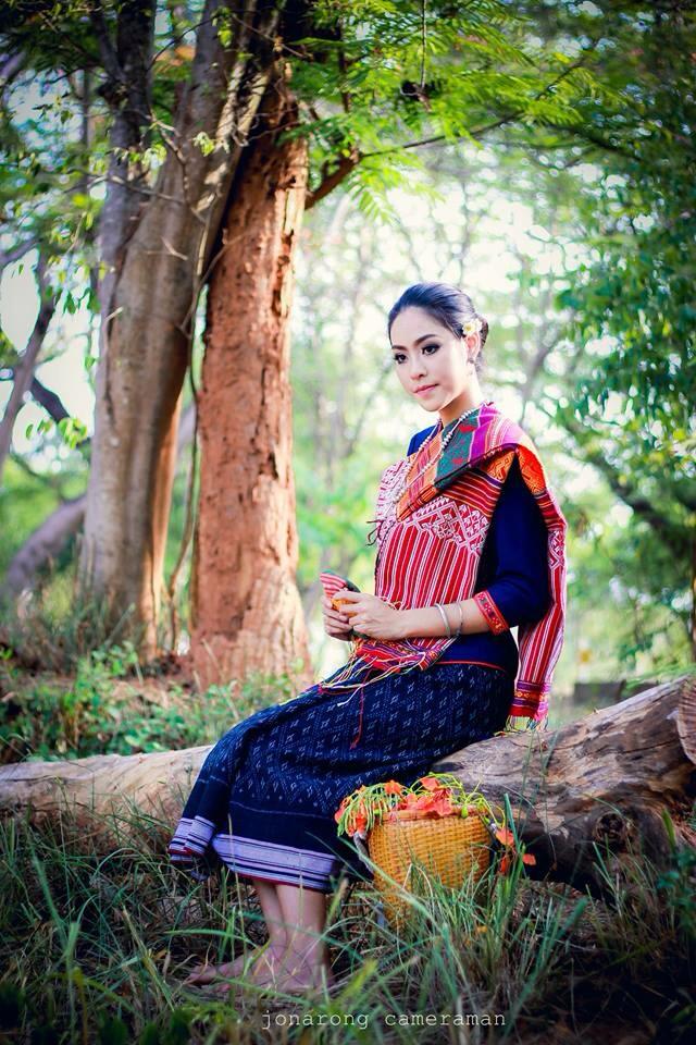THAILAND 🇹🇭 | Isan traditional costume - การแต่งกายภาคอีสาน