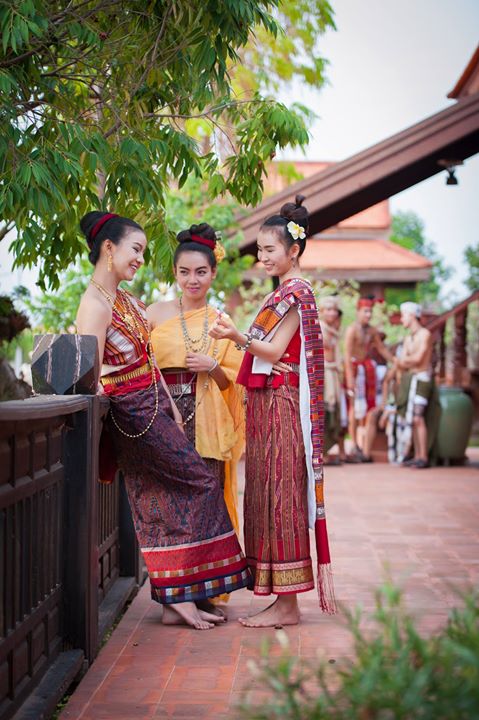 THAILAND 🇹🇭 | Isan traditional costume - การแต่งกายภาคอีสาน