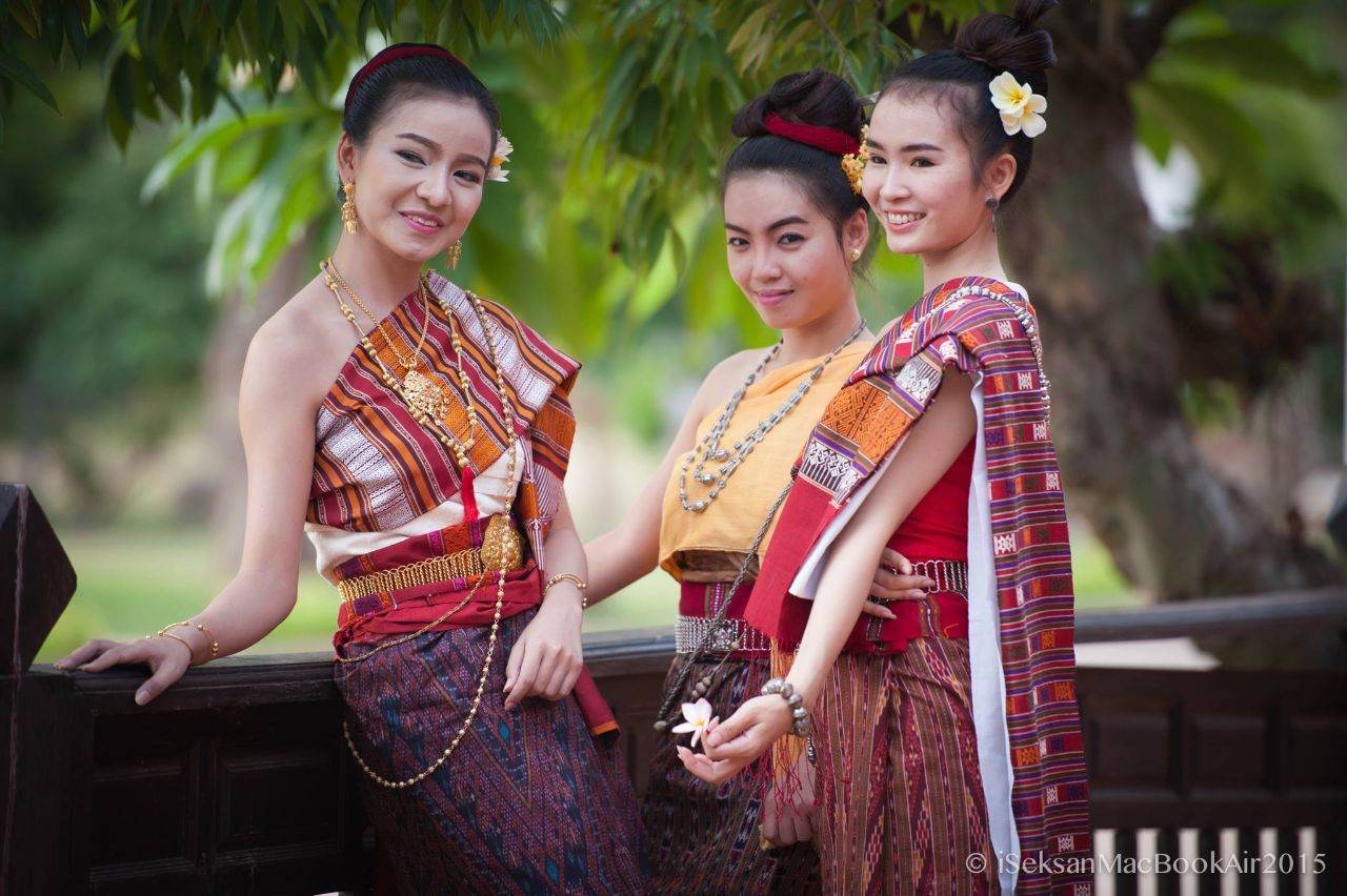 THAILAND 🇹🇭 | Isan traditional costume - การแต่งกายภาคอีสาน