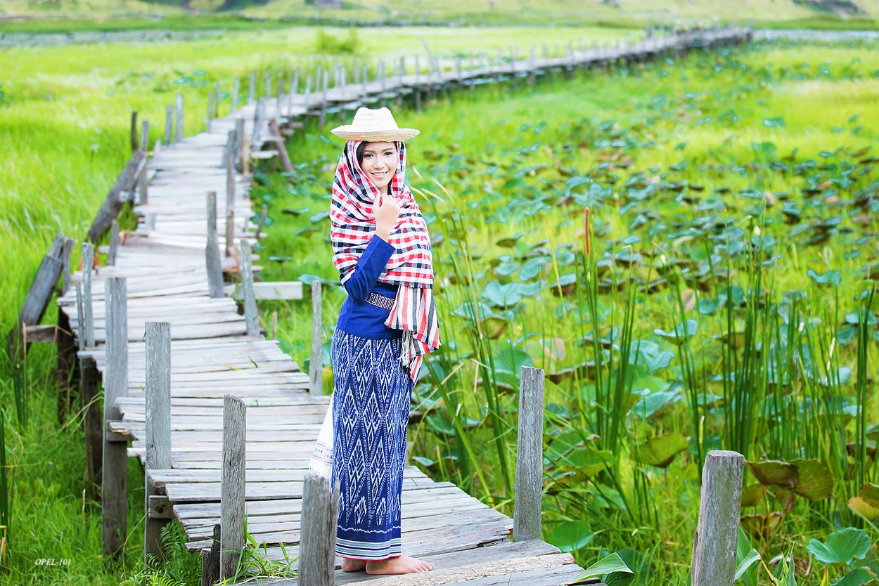 THAILAND 🇹🇭 | Isan traditional costume - การแต่งกายภาคอีสาน @ สะพานไม้แกดำ มหาสารคาม