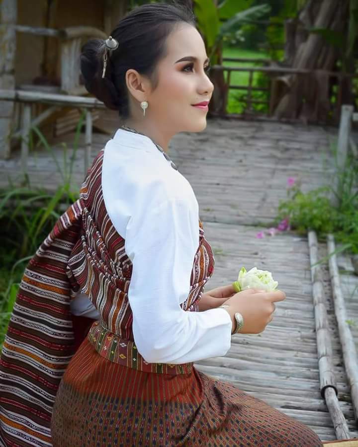 THAILAND 🇹🇭 | Isan traditional costume - การแต่งกายภาคอีสาน