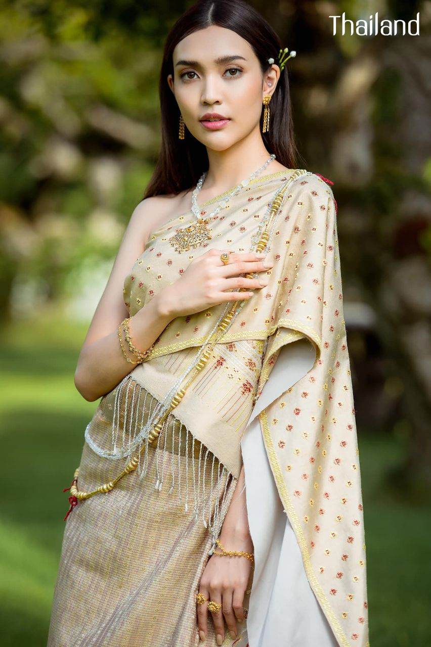 THAILAND 🇹🇭 | Isan traditional costume - การแต่งกายภาคอีสาน