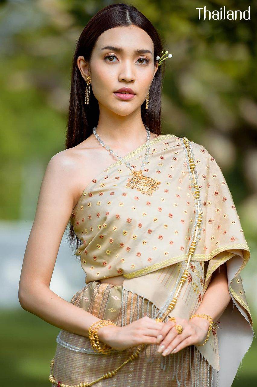 THAILAND 🇹🇭 | Isan traditional costume - การแต่งกายภาคอีสาน