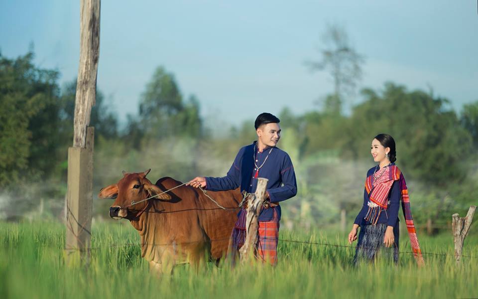 THAILAND 🇹🇭 | Isan traditional costume - ชุดอีสาน, การแต่งกายภาคอีสาน