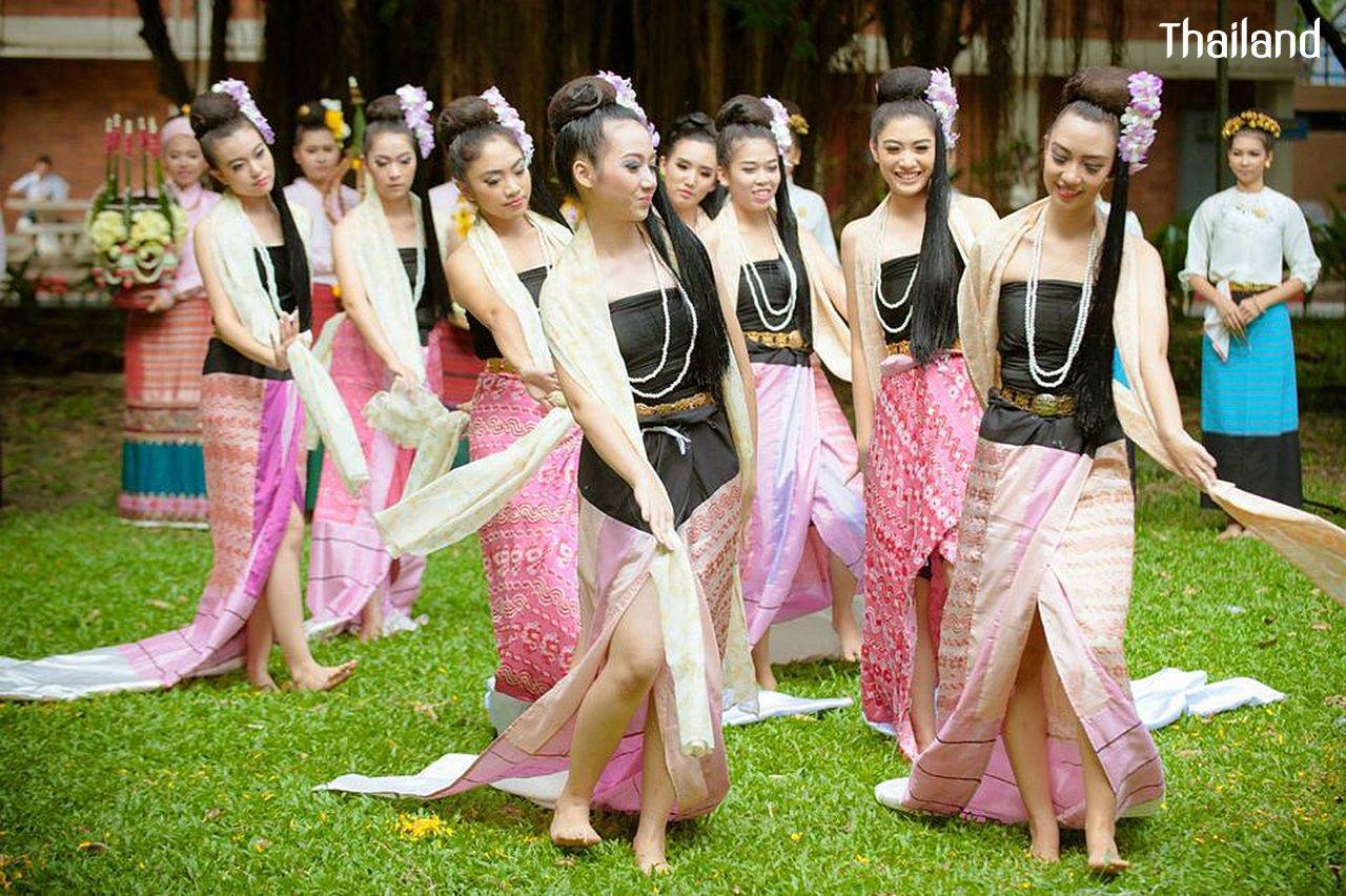 THAILAND 🇹🇭 | "Fon Man Mui Chiang Ta" ฟ้อนม่านมุ้ยเชียงตา
