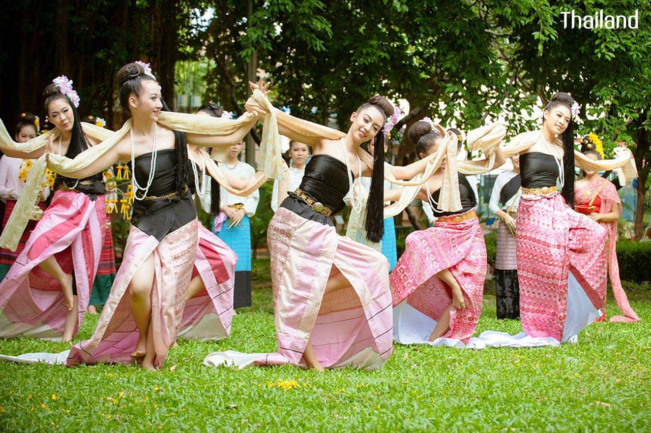 THAILAND 🇹🇭 | "Fon Man Mui Chiang Ta" ฟ้อนม่านมุ้ยเชียงตา