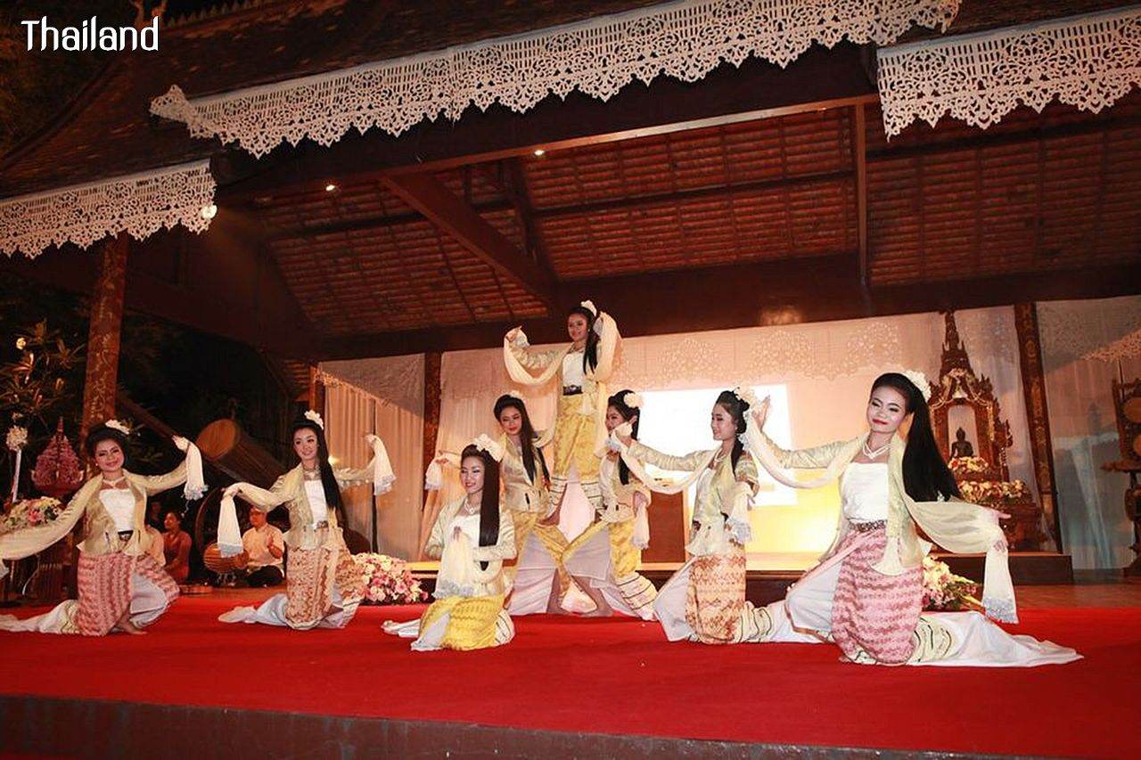 THAILAND 🇹🇭 | "Fon Man Mui Chiang Ta" ฟ้อนม่านมุ้ยเชียงตา