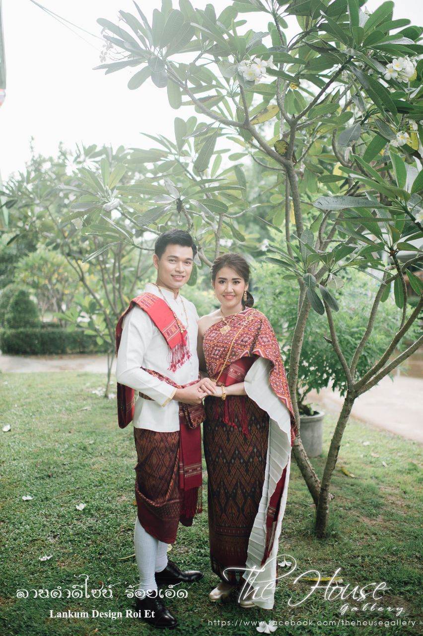 THAILAND 🇹🇭 | ชุดแต่งงานอีสาน (งานกินดอง) I-san Wedding Dress