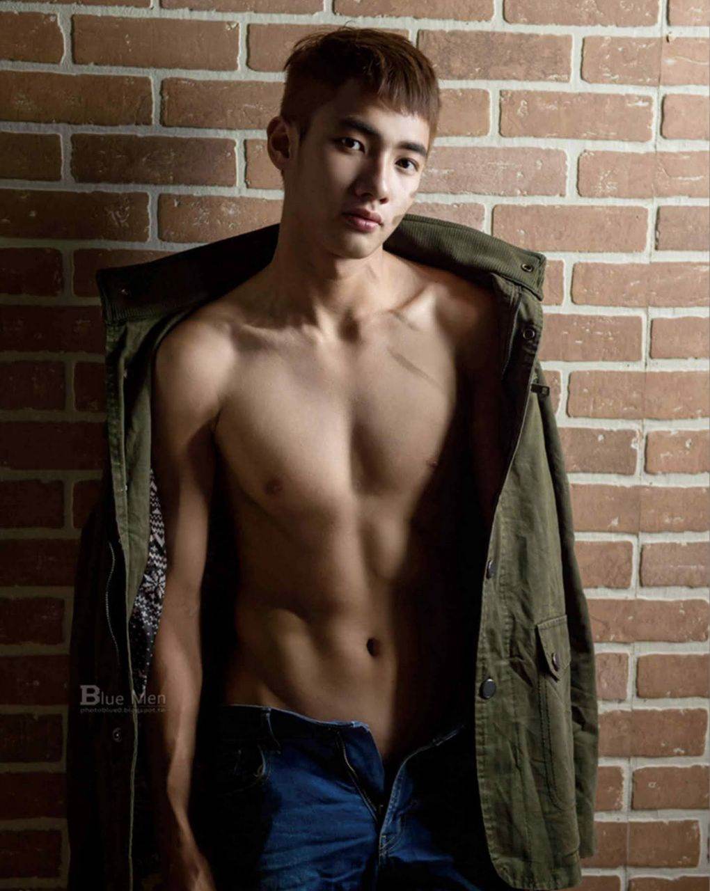 หนุ่มหล่อขึ้นปก 901.1