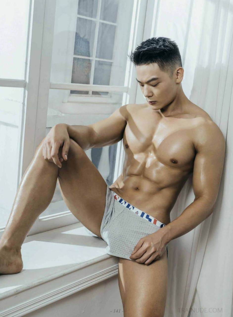 หนุ่มหล่อขึ้นปก 884.6