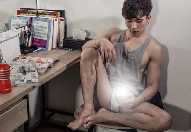 หนุ่มหล่อขึ้นปก 894.7