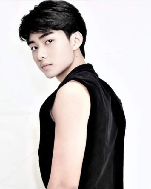 หล่อระดับไอดอลเกาหลี.. พระเอกซีรี่ย์ รักติดปีก