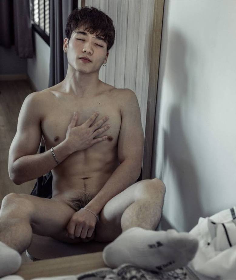 หนุ่มหล่อขึ้นปก 894.8