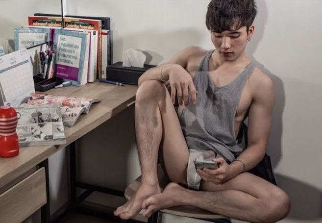 หนุ่มหล่อขึ้นปก 894.8
